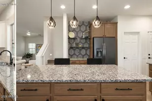 21264 N 36th Pl, Phoenix, AZ 85050 - Photo 9