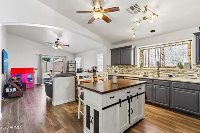 16636 W Latham Street, Goodyear, AZ 85338 - Photo 9