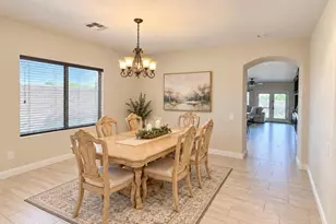 3755 E Zachary Dr, Phoenix, AZ 85050 - Photo 5