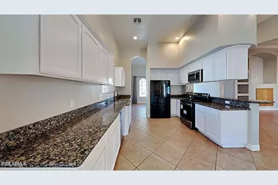 14202 N 180th Avenue, Surprise, AZ 85388 - Photo 7