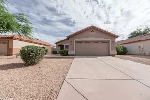 1239 W Breckenridge Ave, Gilbert, AZ 85233 - Photo 1