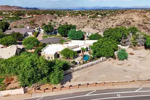 3631 E Coconino Ct, Phoenix, AZ 85044 - Photo 15