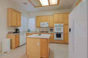 946 S Parkcrest St, Gilbert, AZ 85296 - Photo 13