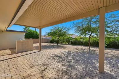 10923 W Meade Drive, Sun City, AZ 85351 - Photo 37