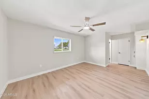 10734 W Hatcher Rd, Sun City, AZ 85351 - Photo 25
