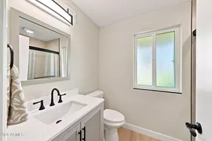 10734 W Hatcher Rd, Sun City, AZ 85351 - Photo 27