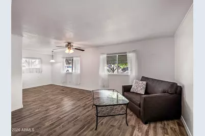 6534 W Sunnyslope Lane, Glendale, AZ 85302 - Photo 9
