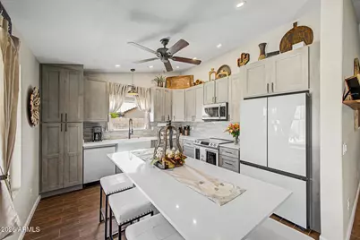 10672 W Ross Avenue, Peoria, AZ 85382 - Photo 3
