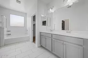 9210 W Vermont Ave, Glendale, AZ 85305 - Photo 17
