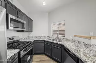 4038 E Melinda Ln, Phoenix, AZ 85050 - Photo 13