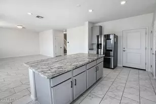 2439 W Kowalsky Ln, Phoenix, AZ 85041 - Photo 9