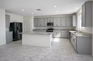 2439 W Kowalsky Ln, Phoenix, AZ 85041 - Photo 11