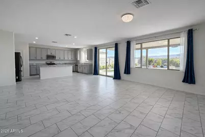 2439 W Kowalsky Lane, Phoenix, AZ 85041 - Photo 13