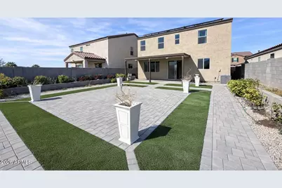 2439 W Kowalsky Lane, Phoenix, AZ 85041 - Photo 35