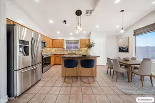 10817 W Almeria Rd, Avondale, AZ 85392 - Photo 11