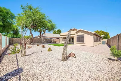 10817 W Almeria Road, Avondale, AZ 85392 - Photo 41