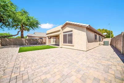 10817 W Almeria Road, Avondale, AZ 85392 - Photo 37