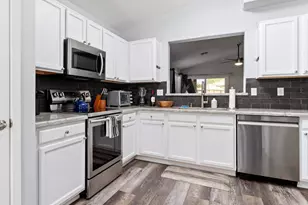 15472 W Mescal St, Surprise, AZ 85379 - Photo 3