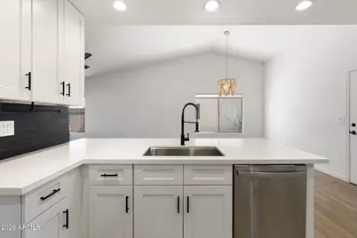 14657 N 91st Lane, Peoria, AZ 85381 - Photo 7