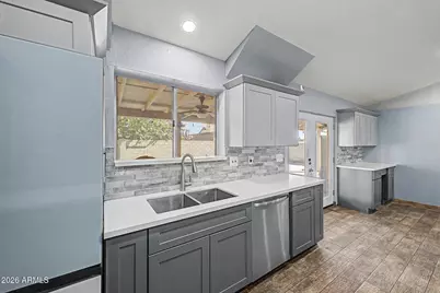 8708 W Townley Avenue, Peoria, AZ 85345 - Photo 9