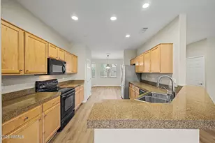 18012 W Tierra Del Sol Dr, Surprise, AZ 85387 - Photo 11