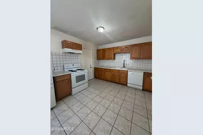 7221 N 26th Drive, Phoenix, AZ 85051 - Photo 5