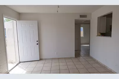 2520 E Chipman Road, Phoenix, AZ 85040 - Photo 9