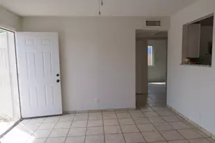2520 E Chipman Rd, Phoenix, AZ 85040 - Photo 9
