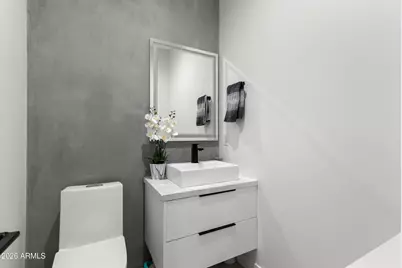 2826 N 28th Place, Phoenix, AZ 85008 - Photo 11