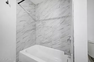 830 E Turney Ave, Phoenix, AZ 85014 - Photo 21