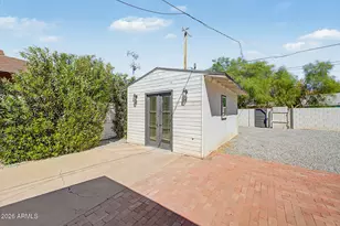 2037 N Mitchell St, Phoenix, AZ 85006 - Photo 23