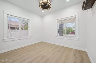 2037 N Mitchell St, Phoenix, AZ 85006 - Photo 17