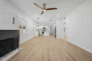 2037 N Mitchell St, Phoenix, AZ 85006 - Photo 7