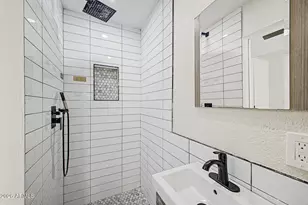 2037 N Mitchell St, Phoenix, AZ 85006 - Photo 25