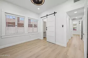 2037 N Mitchell St, Phoenix, AZ 85006 - Photo 15