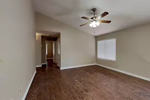 6418 W Saguaro Dr, Glendale, AZ 85304 - Photo 9