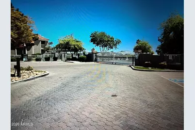 2929 W Yorkshire Drive #2108, Phoenix, AZ 85027 - Photo 3