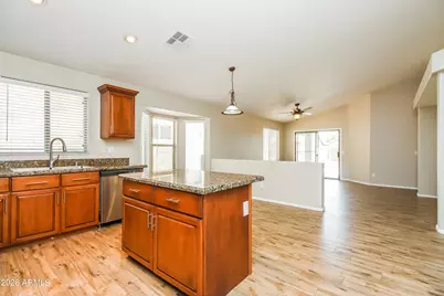 4525 S 26th Drive, Phoenix, AZ 85041 - Photo 3