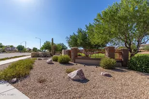 21926 N 103rd Ln, Peoria, AZ 85383 - Photo 37