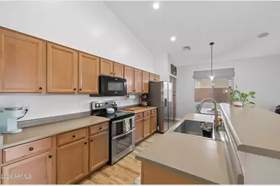 16924 W Stevenage Street, Surprise, AZ 85374 - Photo 5