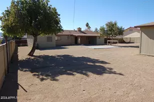 2640 E Captain Dreyfus Ave, Phoenix, AZ 85032 - Photo 17