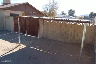 2640 E Captain Dreyfus Ave, Phoenix, AZ 85032 - Photo 25