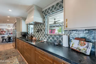 8531 E Monterey Way, Scottsdale, AZ 85251 - Photo 7