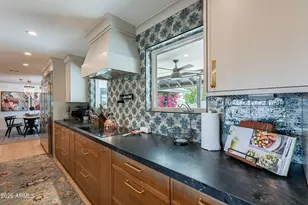 8531 E Monterey Way, Scottsdale, AZ 85251 - Photo 7