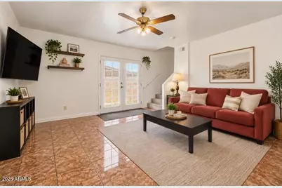 945 W Cocopah Street, Phoenix, AZ 85007 - Photo 1