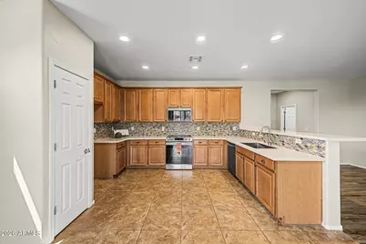16339 W Buchanan Street, Goodyear, AZ 85338 - Photo 7