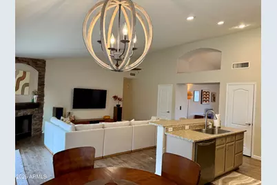 8529 W Willow Avenue, Peoria, AZ 85381 - Photo 13
