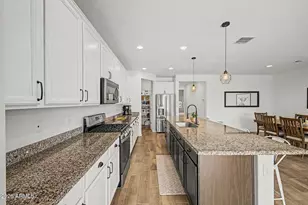 10696 N 188th Dr, Surprise, AZ 85388 - Photo 13