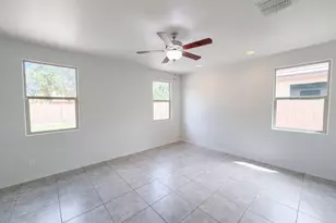 2518 E Fawn Dr, Phoenix, AZ 85042 - Photo 3