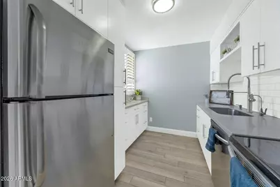 4727 E Lafayette Boulevard #314, Phoenix, AZ 85018 - Photo 9